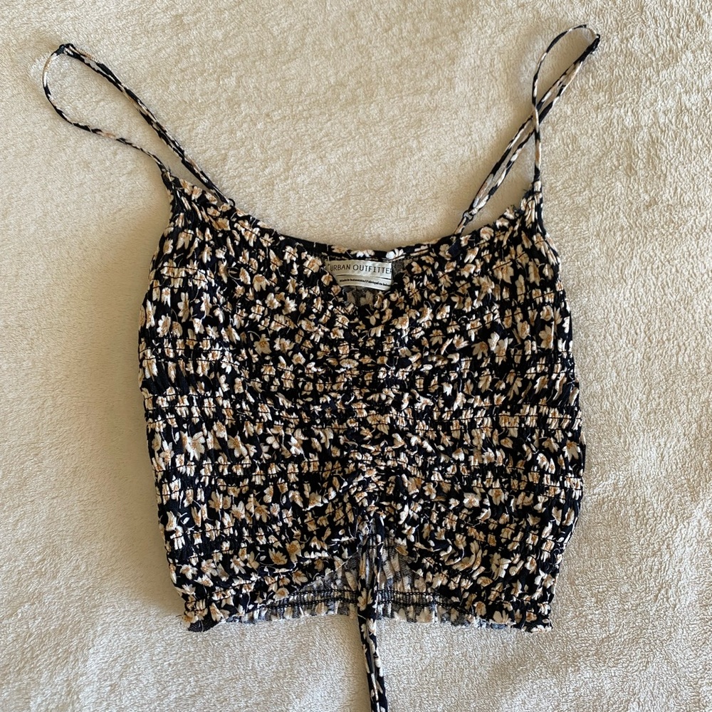 UO Sophie Rutched Cropped Cami - Picture 4 of 10